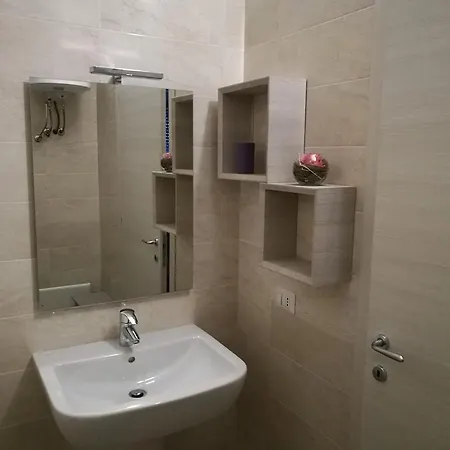 Melibi - Re Lear 4* Verona