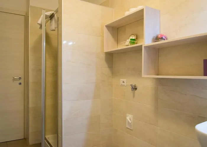 Melibi - Re Lear Pensión 4*